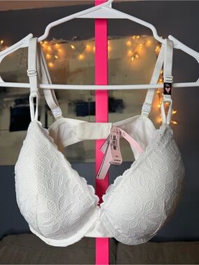 Victoria’s Secret White Lace Demi Bra 38C Underwire Lined NWT